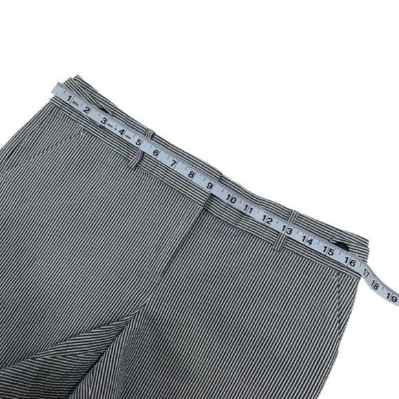Ann Taylor Women Seesucker Striped Cotton Blend Chino Shorts Size 8 Gray &White - Picture 3 of 12